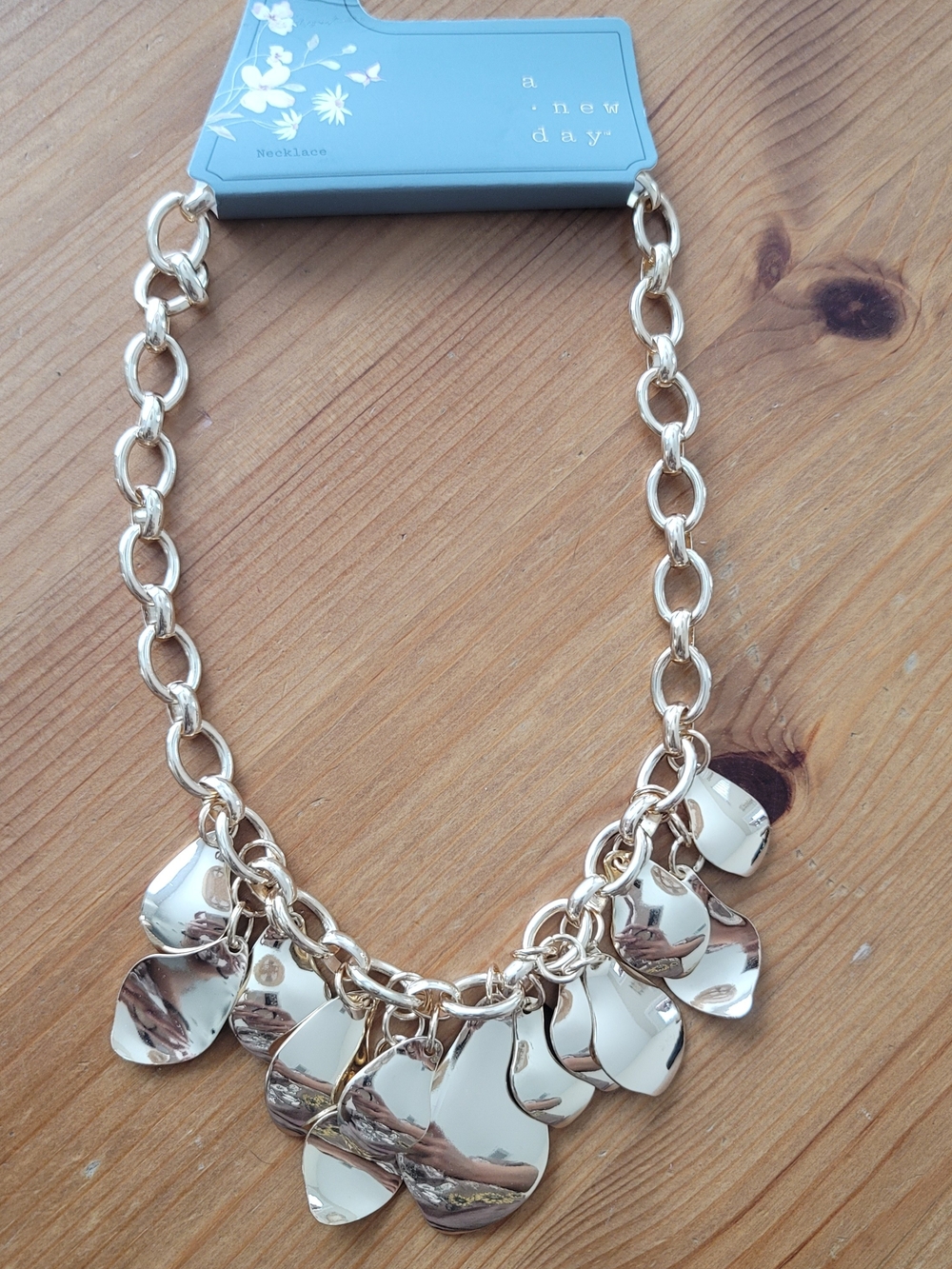 NWT A New Day Necklace